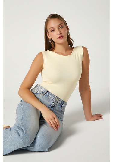 Kadın Nova Kayık Yaka Lux Touch Yumuşak Doku Kolsuz Tereyağı Sarısı Bluz Tereyağı Sarısı