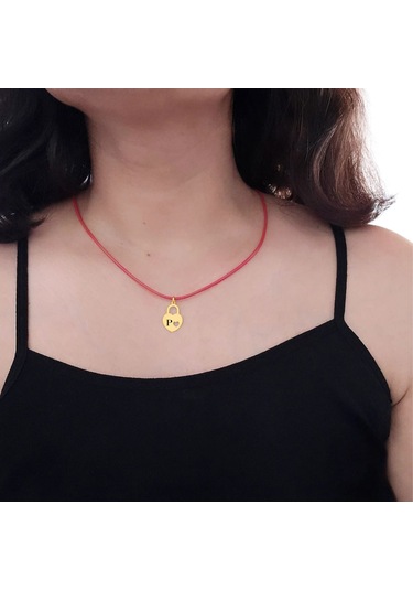P Harfine Özel Kalp Figürlü 14 Ayar Altın Plakalı Kırmızı Bağlıklı Hediyelik Kolye-633harf P