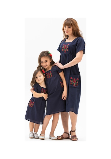 Kısa Kol Şile Bezi Melek Midi Boy Elbise Lacivert Lcvt