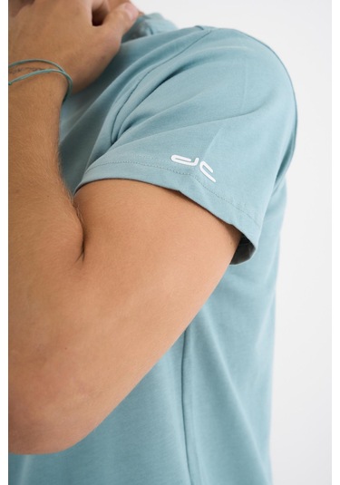 Erkek Yeşil %100 Pamuklu Standart Kalıp T-shirt Siyah