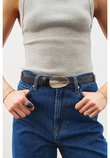 Oval Metal Tokalı Kemer Siyah Siyah