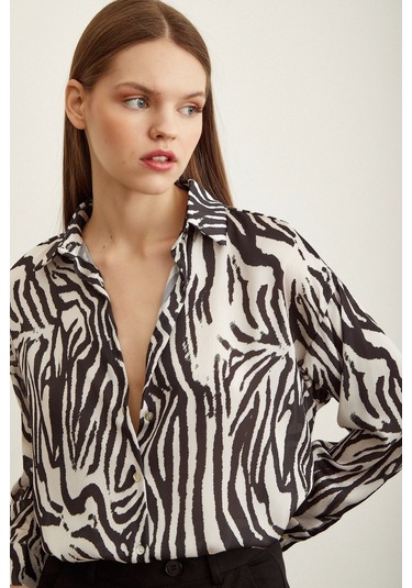 Never More Zebra Desen V Yaka Saten Gömlek Siyah