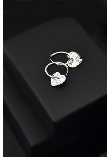 925 Ayar Gümüş Rodyum Kaplama Fırfırlı Kalp Halka Küpe Gümüş