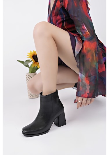 Muggo Divina Küt Burun Kalın Topuklu Fermuarlı Kadın Bot Siyah