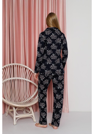 Ahengim Kadın Pijama Takımı Süprem Uzun Kollu Boydan Düğmeli Diamond Yazılı Pamuklu Mevsimlik W20622305 Lacivert Ahengim Kadın Pijama Takımı Süprem Uzun Kollu Boydan Düğmeli Diamond Yazılı Pamuklu Mevsimlik W20622305 Lacivert