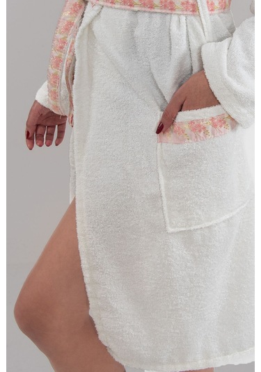 Güvenal Valentis Desenli İşlemeli Kutulu Kadın Erkek Pamuk Bornoz Sabahlık Bornoz Seti Çeyiz Hediyelik 9 Çok Renkli