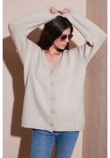 Lela Regular Fit V Yaka Düğmeli Triko Bayan Hırka 4616229 Taş