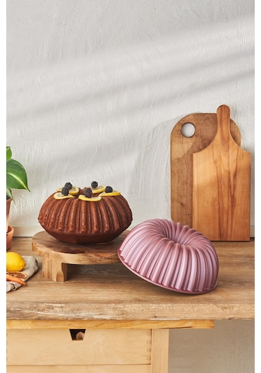 Karaca  Cake Pro Dilimli Pembe Döküm Kek Kalıbı