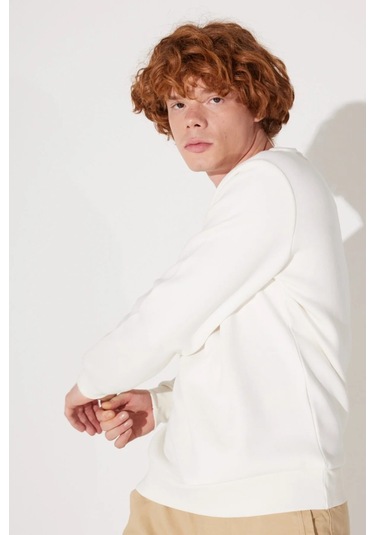 Lee Sıfır Yaka Regular Fit Ekru Erkek Sweatshirt L212299102 001