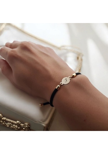 F Harfine Özel Oval Motifli İpek Örgülü 14 Ayar Altın Plakalı Hediye Bileklik-320harf-siyah Altın