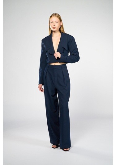 Kadın Lacivert Geniş Yaka Crop Blazer Lacivert