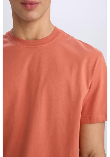 DeFacto %100 Pamuk New Regular Fit Bisiklet Yaka Basic Düz Kısa Kollu Tişört V7699AZ25SPOG350 DeFacto %100 Pamuk New Regular Fit Bisiklet Yaka Basic Düz Kısa Kollu Tişört V7699AZ25SPOG350