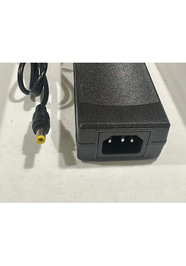 12 Volt 7 Amper Adaptör 12 Volt 7 Amper 5.5 Mm 2.5 Mm Adaptör