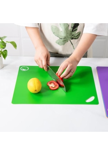 Yeşil Kaymaz Bpa İçermeyen Kesme Tahtası Esnek Katlanabilir Kesme Mat Asılı Delik Tasarımı Et Sebze İnce Doğrama Tahtası