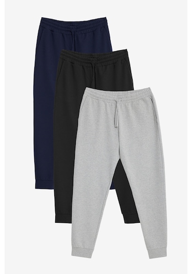 AC&Co / Altınyıldız Classics Erkek 3'lü Paket 2 Iplik Pamuklu Jogger Cepli Rahat Standart Fit Eşofman Altı Sıyah-Lacivert-Gri Çok Renkli AC&Co / Altınyıldız Classics Erkek 3'lü Paket 2 Iplik Pamuklu Jogger Cepli Rahat Standart Fit Eşofman Altı Sıyah-Lacivert-Gri Çok Renkli