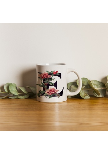 E Baş Harf Kırmızı Güller İle Sarılı Bardak 330 Ml Kişiye Özel Çiçekli Hediye Beyaz