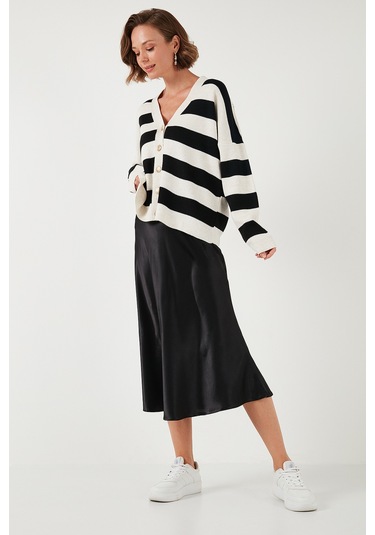 Lela Regular Fit Çizgili V Yaka Düğmeli Soft Akrilik Bayan Hırka 4615188 Taş-Siyah