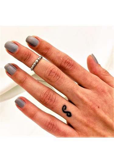 GÜMÜŞ KAPLAMA KARARMAZ KRALİÇE TACI FİGÜR ALTTAN AYARLI EKLEM YÜZÜK-YÜZÜK33 Gümüş