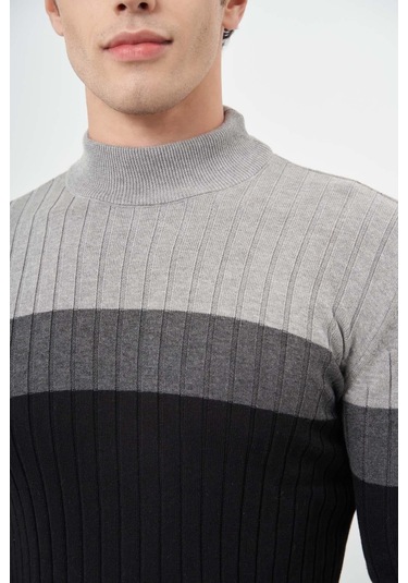 Siyah Uzun Kol Kendinden Desenli Örme Yarım Balıkçı Yaka Classic Slim Fit Triko 1012245154 Siyah