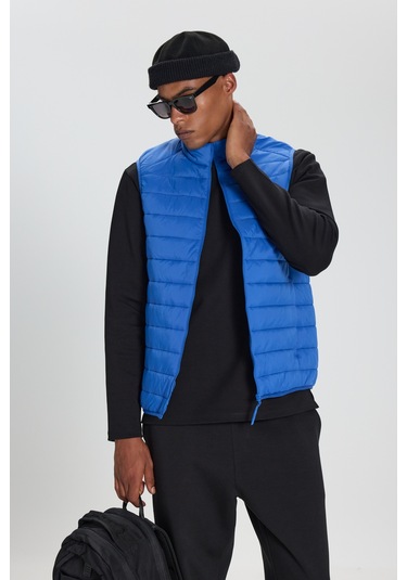 AC&Co / Altınyıldız Classics  Erkek Indıgo Rüzgar Geçirmez Taşınabilir Çantalı Sıcak Tutan Elyaf Dolgulu Ultra Hafif Standart Fit Şişme Yelek Indıgo