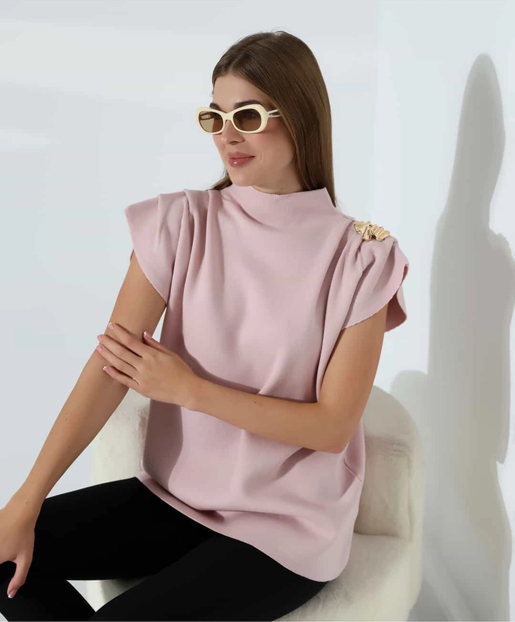 Zarif Omuz Detaylı Dik Yaka Triko Bluz Pembe