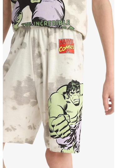 DeFacto Erkek Çocuk Marvel Comics Pijama Takımı Kısa Kollu Üst Beli Lastikli Şort E0344A825SMER188 DeFacto Erkek Çocuk Marvel Comics Pijama Takımı Kısa Kollu Üst Beli Lastikli Şort E0344A825SMER188