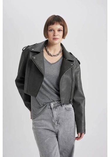 DeFacto Regular Kalıp Fermuarlı Eskitme Suni Deri Kısa Bomber Ceket B8663AX24SPAR153