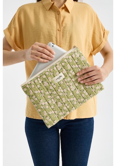 Estrella Paris Nobel Tablet Çantası Kılıfı Yeşil 11 İnç 31 X 21 Cm