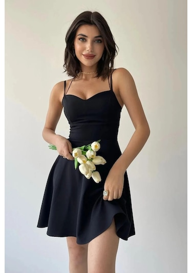 Siyah İnce Askılı Sırt Dekolteli V Yaka Kloş Abiye Elbise & Mezuniyet Elbisesi 0104026.01 Siyah