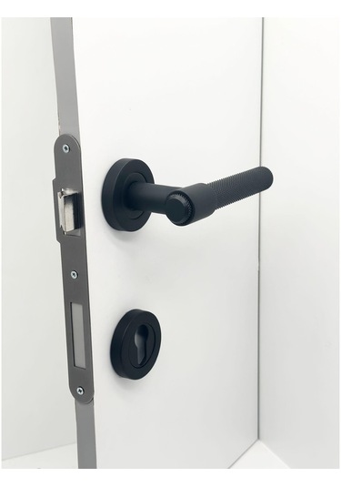 Punch Mat Siyah Rozetli Yale Çelik Kapı Kolu 1 Takım