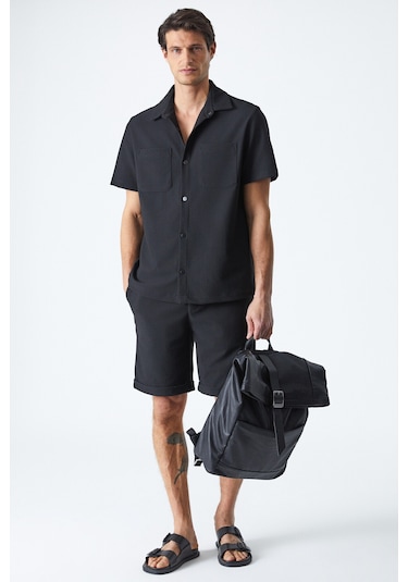 MELOS Erkek Kısa Kollu Cepli Çıtçıtlı Relaxed Fit Siyah Gömlek