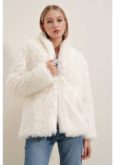 Giyim Dünyası Kadın Tüylü Peluş Mont Ekru 001