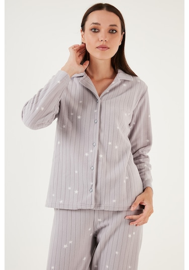 Lela Regular Fit Gömlek Yaka Önden Düğmeli Polar Bayan Pijama Takımı 6571009W4 Gri Lela Regular Fit Gömlek Yaka Önden Düğmeli Polar Bayan Pijama Takımı 6571009W4 Gri