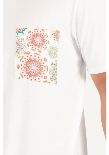 Peraluna Cep Desenli Düz Kesim Beyaz Pamuklu Erkek T-Shirt-Beyaz