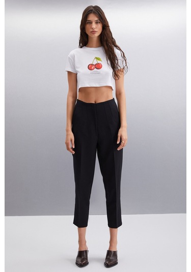 MORAN  Kadın %100 Pamuk Beyaz - Kiraz Baskılı T-Shirt