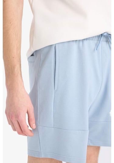 DeFacto Slim Fit Dar Kesim Dar Paça Basic Düz Şort B8674AX25SPBE524