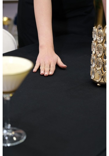 Dream 8 Parça Masa Örtüsü Seti Çeyiz Seti Salon Masa Örtüsü, Runner, 6'lı Peçete Siyah