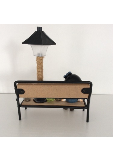 Bankta Oturan Kız Işıklı Biblo Diğer