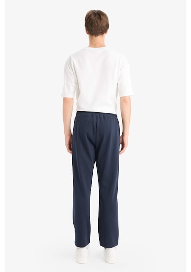 Defacto Regular Fit Basic Düz Beli Bağcıklı Düz Paça Cepli Eşofman Altı D6762AX25AU Lacivert Defacto Regular Fit Basic Düz Beli Bağcıklı Düz Paça Cepli Eşofman Altı D6762AX25AU Lacivert