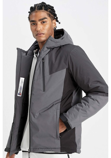 DeFactoFit Termometreli Mont Su İtici Rüzgar Geçirmez Slim Fit Dar Kesim Kapüşonlu Fermuarlı A2756AX24WNBK81