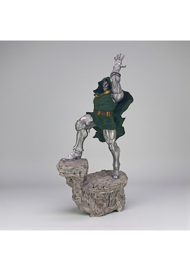 Doctor Doom Figür 30 Cm