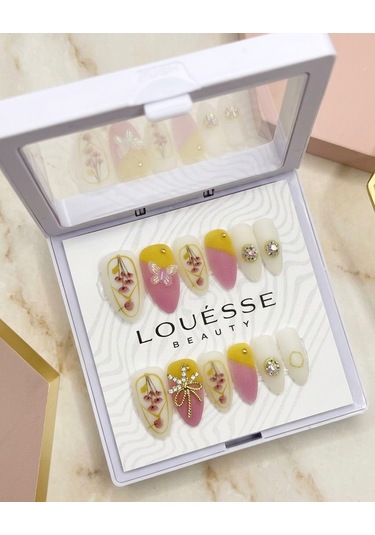 Louésse Spring Bloom Takma Tırnak 12 Li Çiçek Desenli Sarı Pembe Nail Set