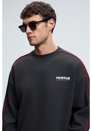 Grimelange LEIF Erkek Kolları Biyeli Önü Baskılı Yuvarlak Yaka Oversize Antrasit Sweatshirt
