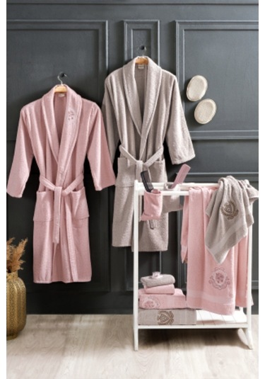 Güvenal Asya 16 Parça Kutulu Çeyizlik Aile Bornoz Seti