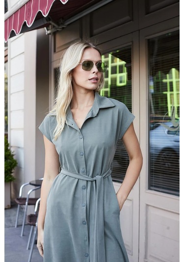 Kadın İpeksi Modal Kumaş Yakalı Düşük Omuzlu Diz Altı Kuşaklı Düğmeli Elbise-haki Haki