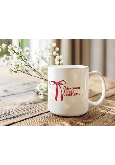 Öğretmenler Günü Kupa Bardak Öğretmen Yarına Umuttur Yazılı Kırmızı Kurdele Tasarımlı Hediye Beyaz