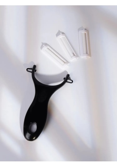 Uutnoe Mestecko El Tipi Sebze Soyucu, Seramik Bıçak + 2 Yedek Bıçak 413118561 Siyah