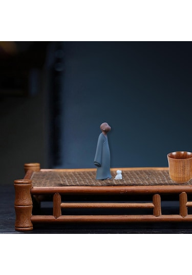 Suntek Küçük Köpek Heykeli Ile Rahip Heykelciği Sevimli 8,5 Cm X 5,5 Cm X 20,2 Cm