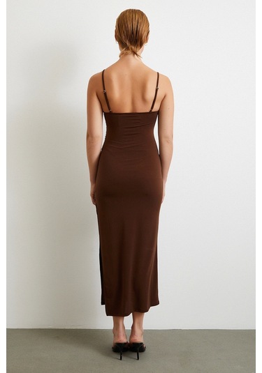Yanı Büzgülü Askılı Elbise Yırtmaçlı Kahve Kahve