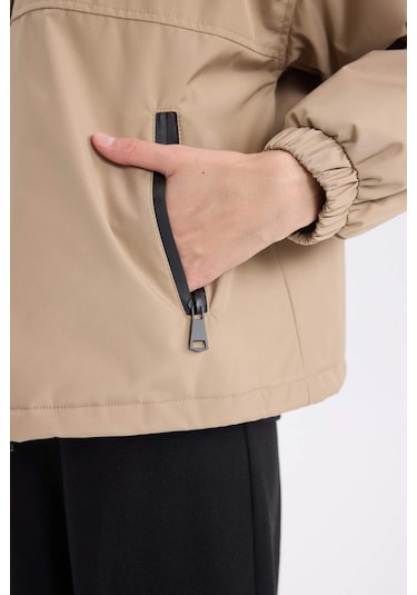 DeFacto Su Geçirmez Kapüşonlu Fermuarlı Çıtçıtlı Cepli Mevsimlik Mont D0931AX25SPBG778 Bej
